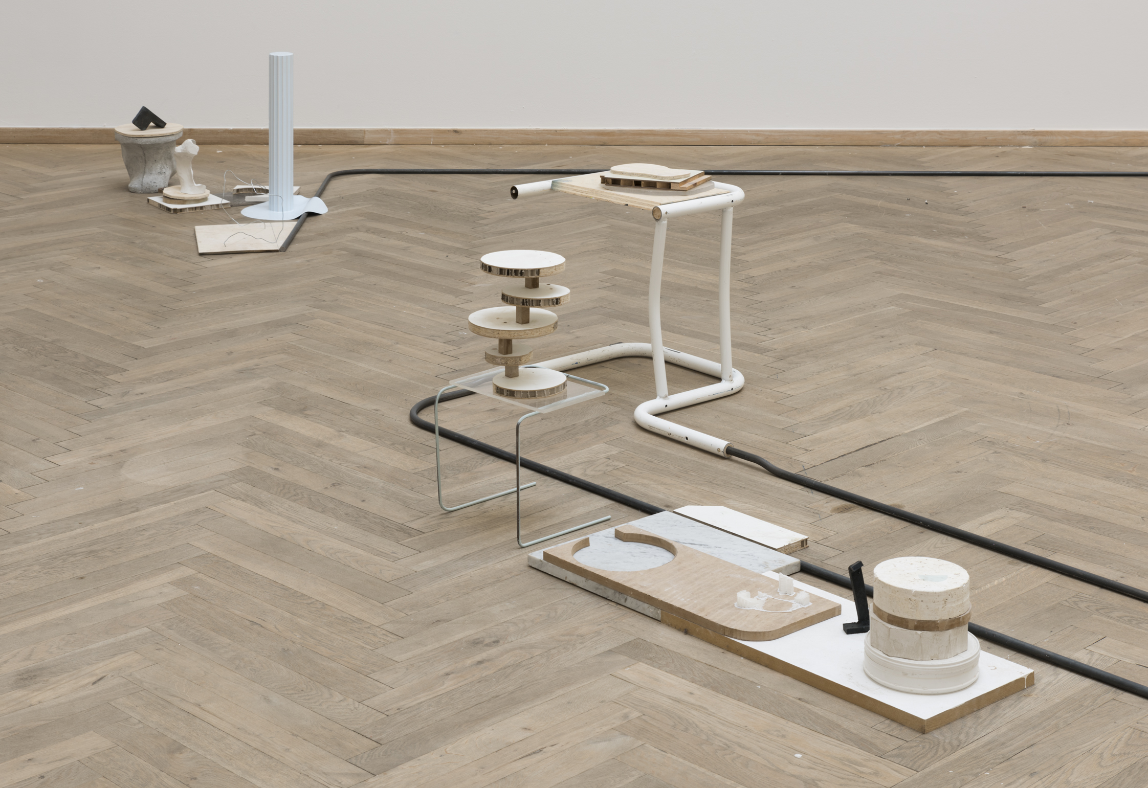 Jacob_Alrø_Pockets of Accretion, 2017(installationview_flor)